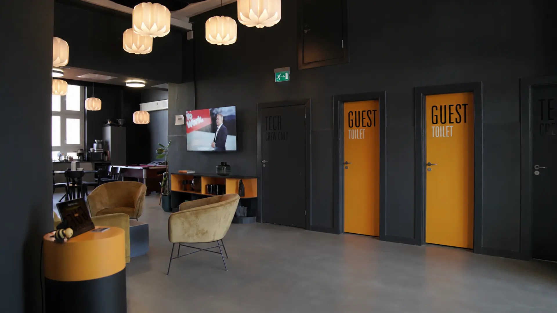Lobby og lounge ved Mediehuset Københavns videostudier på Østerbro